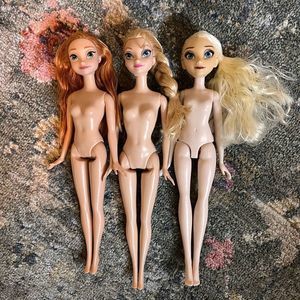 Lot of 3 Disney dolls Anna Elsa